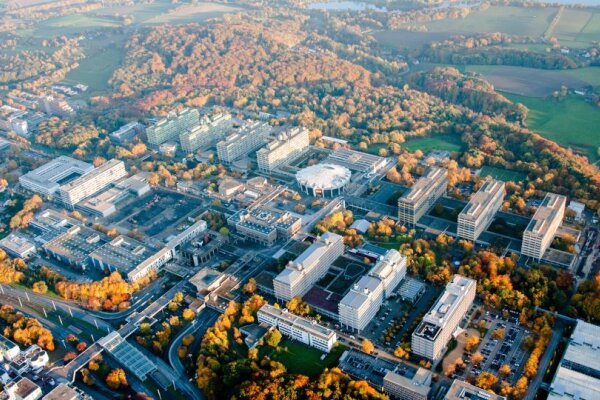 Luftbild im Herbst mit Bilck aus Nordwest