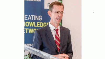 Foto Karl Riesenhuber, M.C.J.