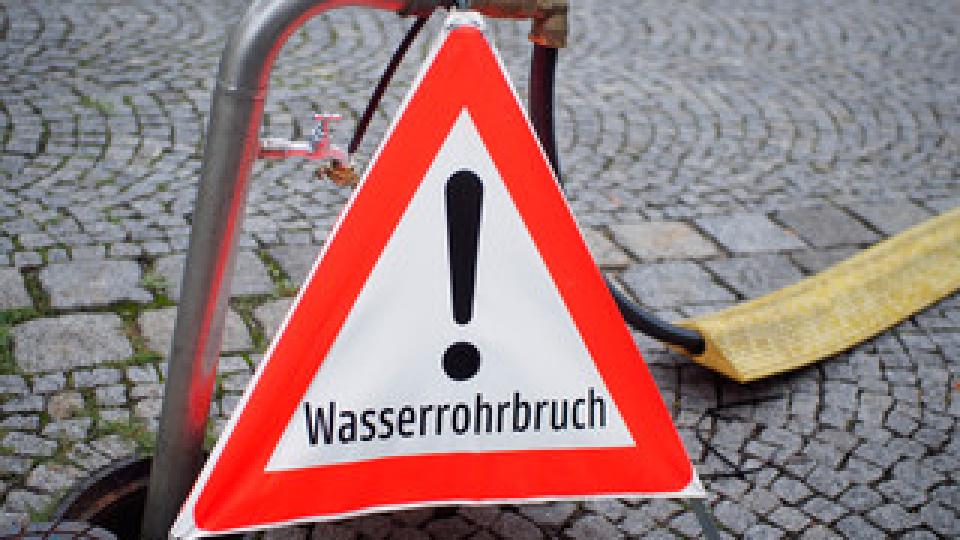 Warnung Wasserrohrbruch